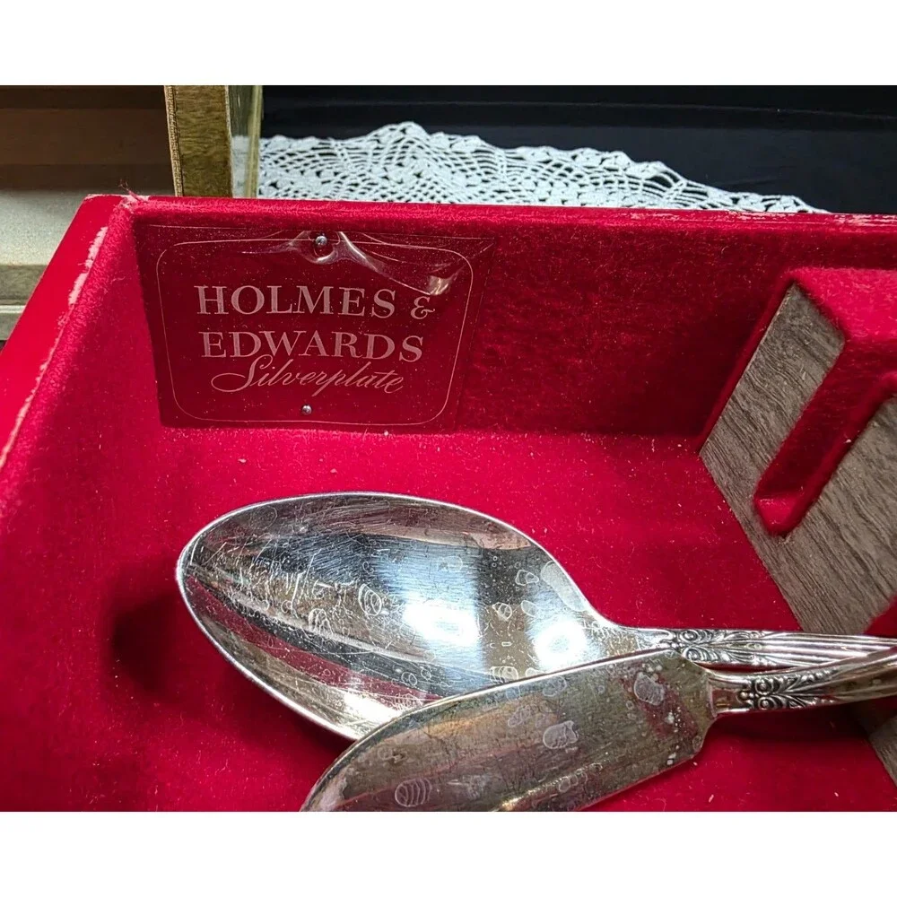 VTG Holmes & Edwards May Queen Silverplate Flatware Set w/Chest 1950s 56 Pc Set